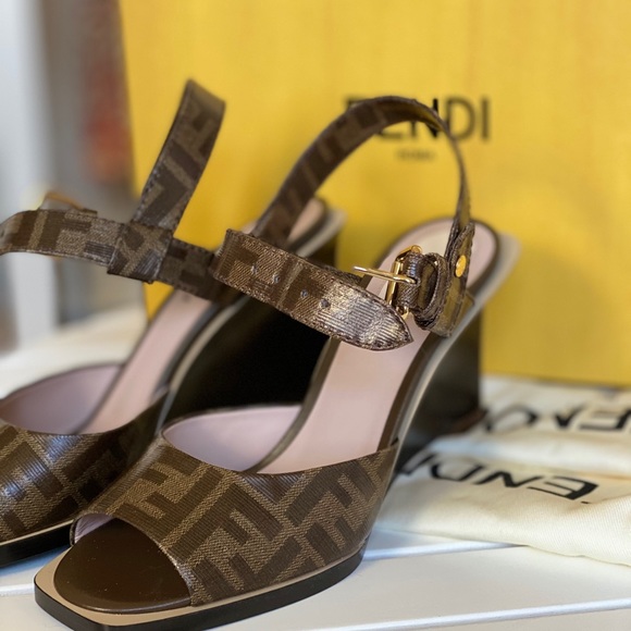 Authentic Fendi Sandals - Picture 3 of 7